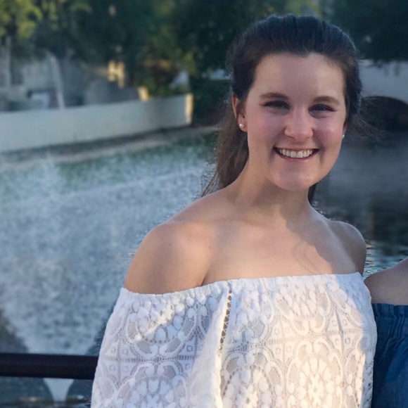 Meet your Posher, Lindsey - Picture 1 of 1